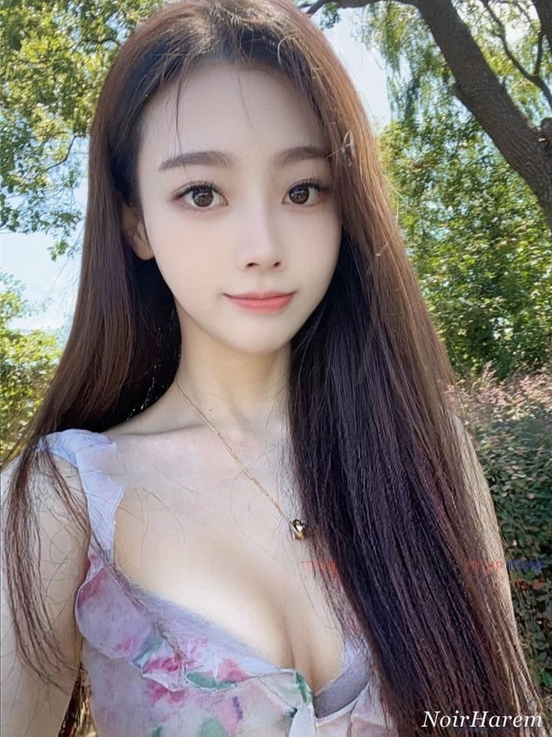 Yi Yi(依依) — 1