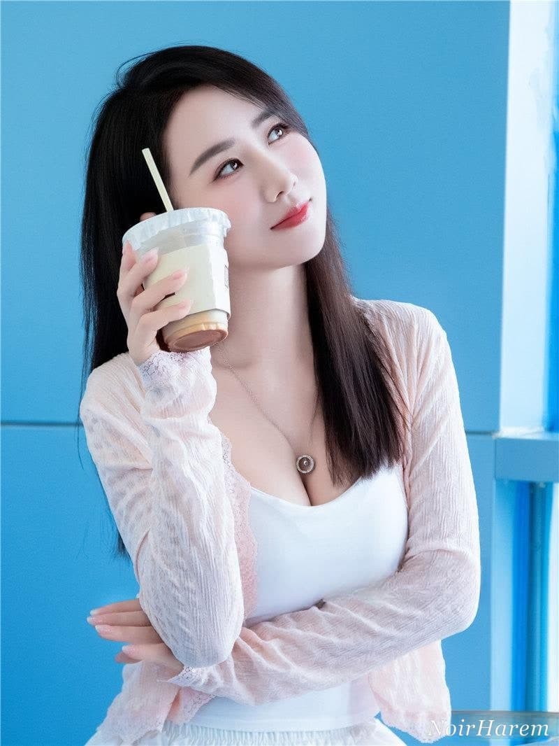 Fei Fei(菲菲) — 1