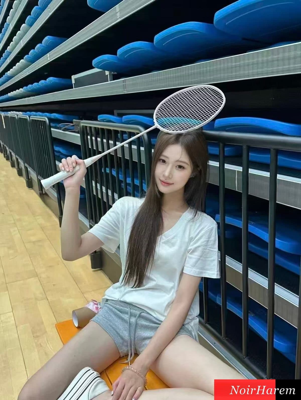 YueYue-悦悦 — 1